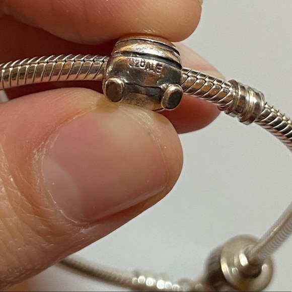 Pandora Bracelet with charms - Picture 5 of 10
